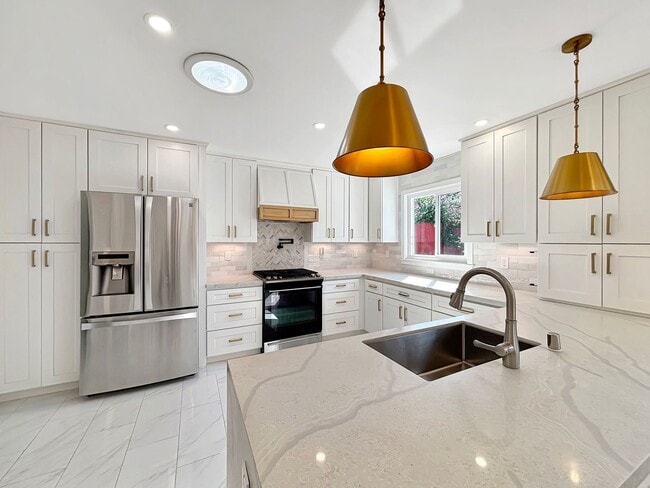 Primary Photo - Beautiful 4BD/2BA House in La Mesa w/ W/D,...