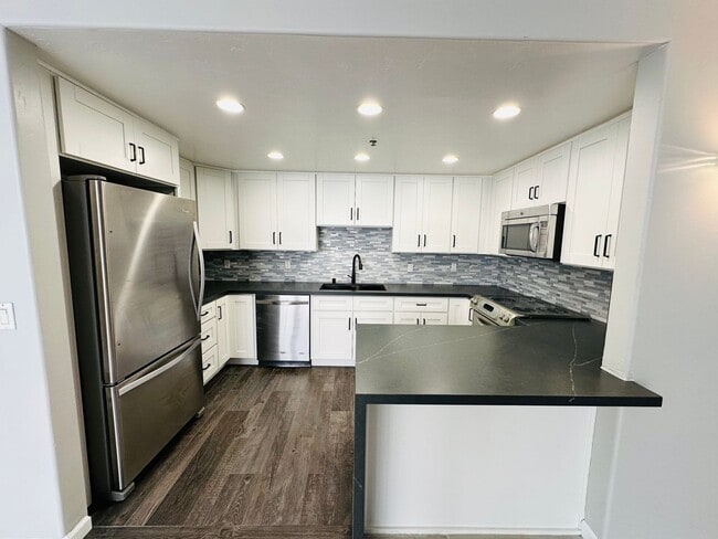Building Photo - Ground level 2 bedroom, 2 bath in Bayfront...