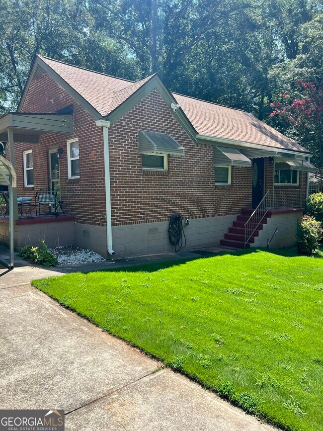 Building Photo - 2032 Dellwood Pl