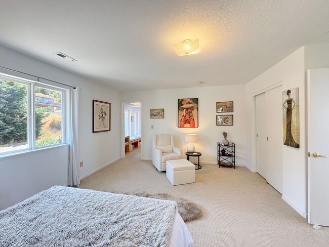 Building Photo - Stunning Home for Lease in Diamond Point
