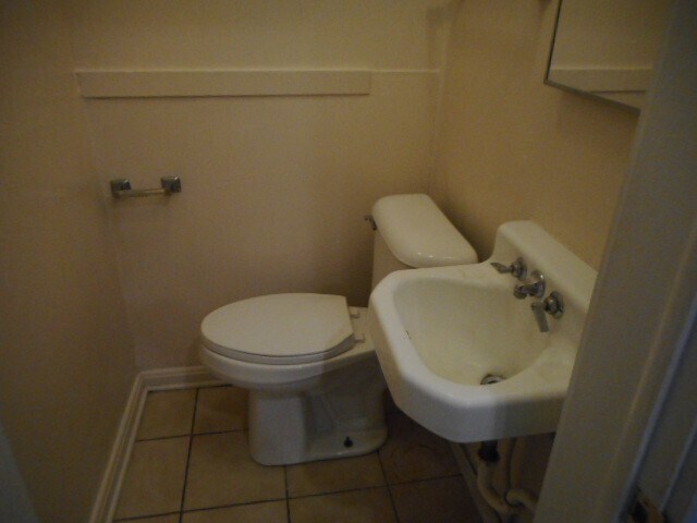 Building Photo - 166-168-168 E 11th Ave