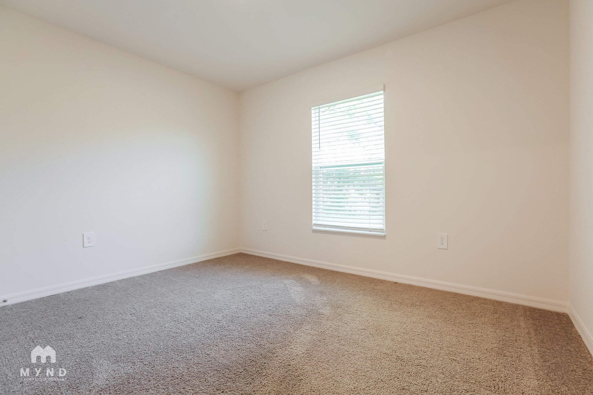 Building Photo - 5725 Centro Ave