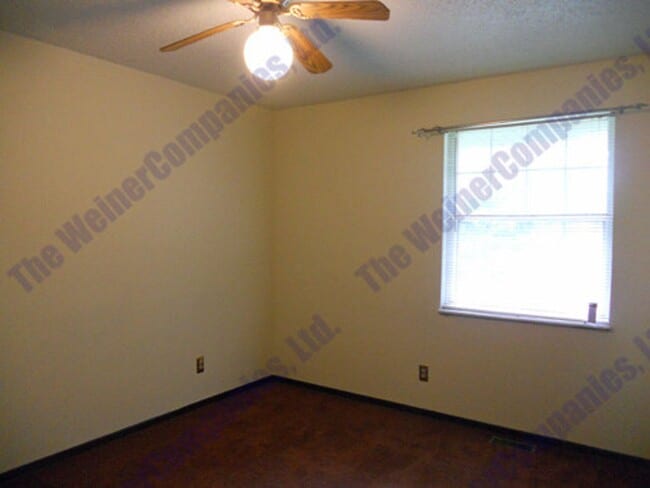 Building Photo - Sublease Available Beginning December 1st