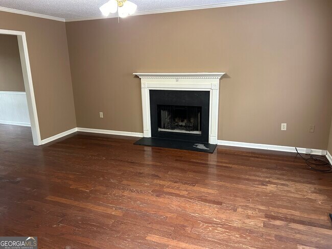 Building Photo - 185 Pebble Creek Dr