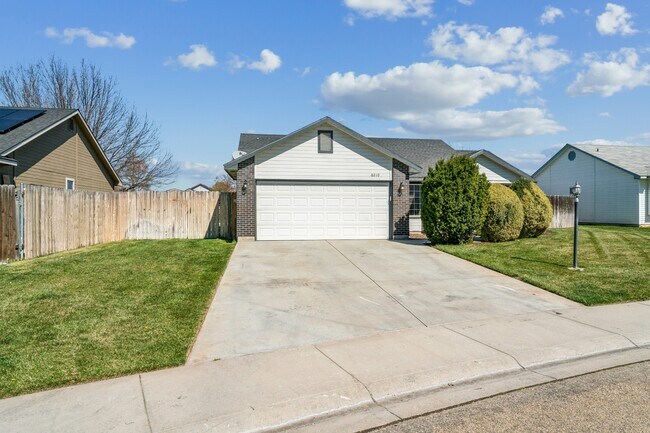 Building Photo - 8210 Waterside Ave