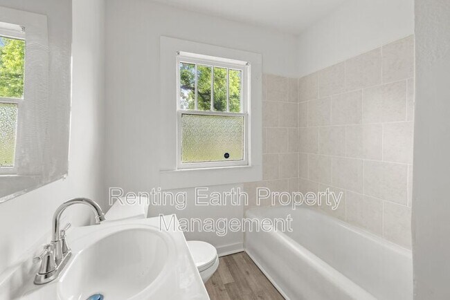 Building Photo - 4725 Court R