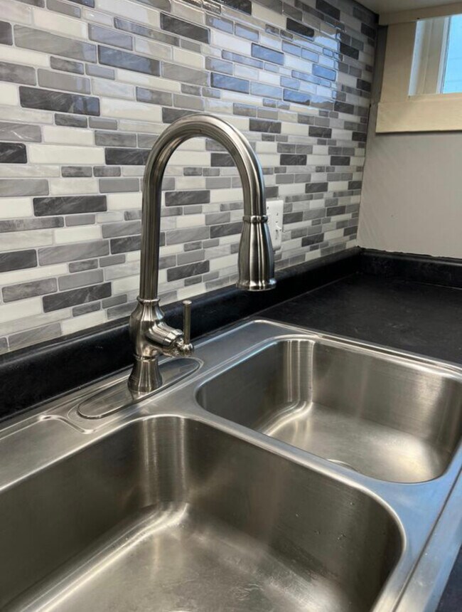 Building Photo - 6239 Concord Blvd