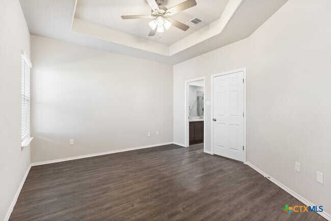 Building Photo - 636 Heathers Wy