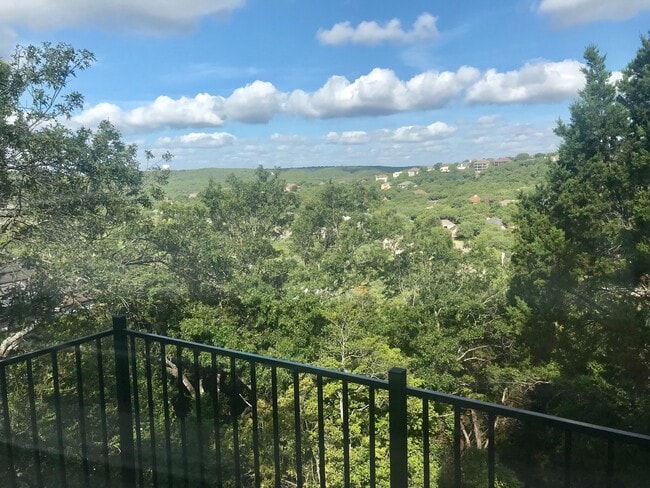 Building Photo - Beautiful Home in Great Hills!