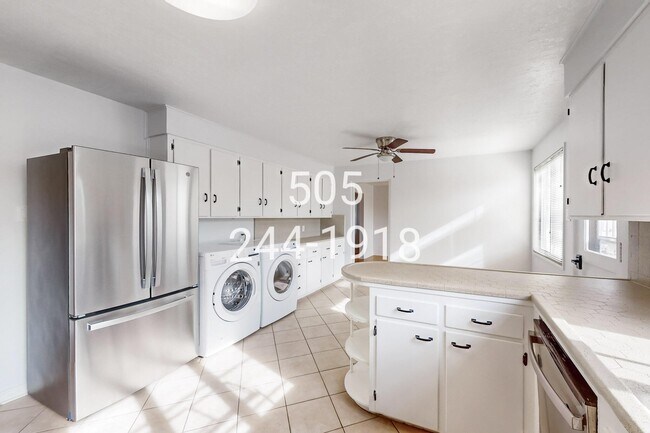 Building Photo - 905 Adams St NE