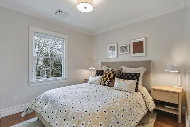 Building Photo - 67 Prospect St