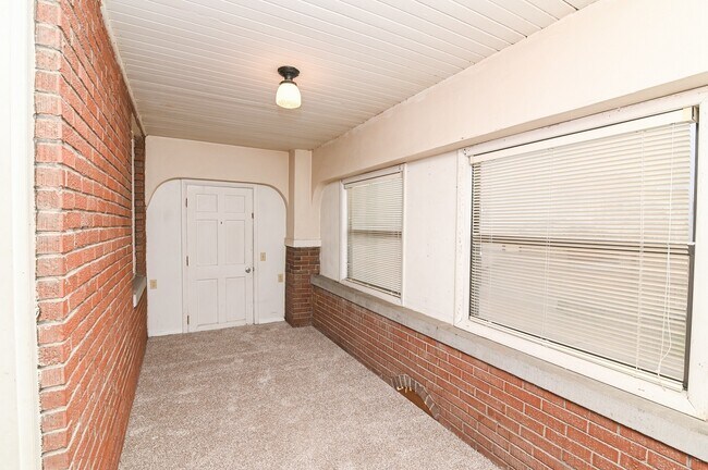 Building Photo - 1518 E McCarty St