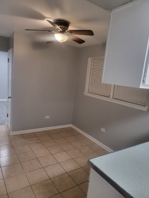 Building Photo - 422 S 19th Ave