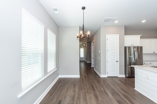 Building Photo - 214 Narrowleaf Ave