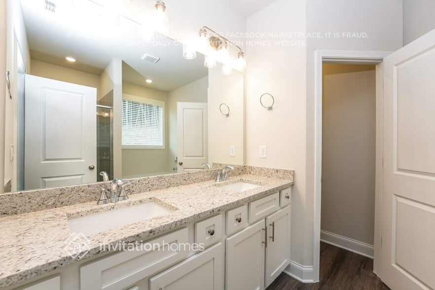 Building Photo - 86 Katherine St