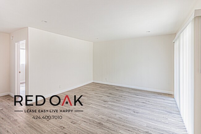 Building Photo - 20414 Cohasset St