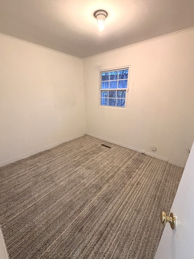 Building Photo - 200 Butte Ln