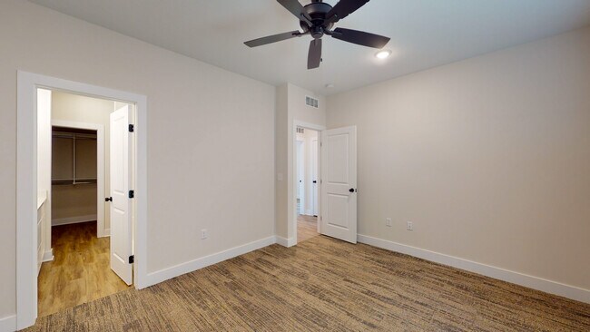 Building Photo - 1149 N Broadview St
