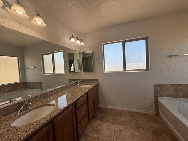 Building Photo - 1258 Questa Ct