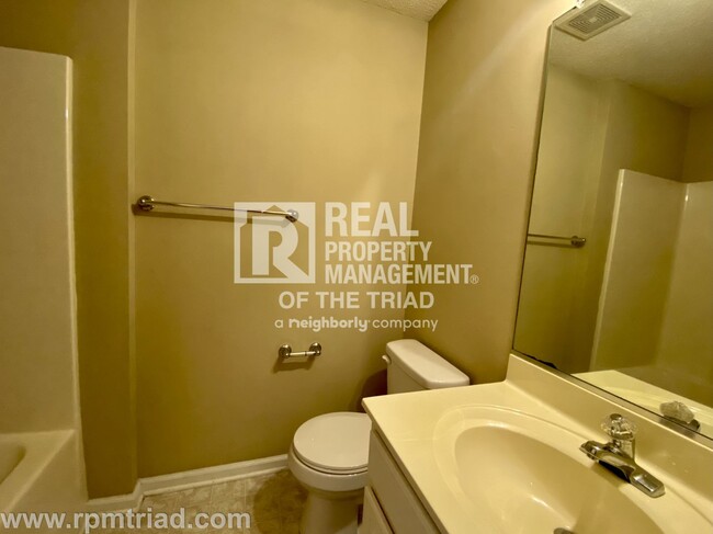 Building Photo - *Move In Special* Deacon Ridge Gated Commu...