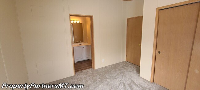 Building Photo - Very nice 3 Bed 2 Bath Modular house