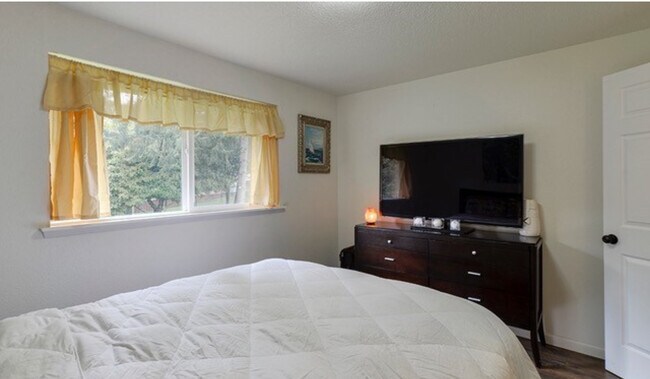 Building Photo - 10710 115th Ave SW