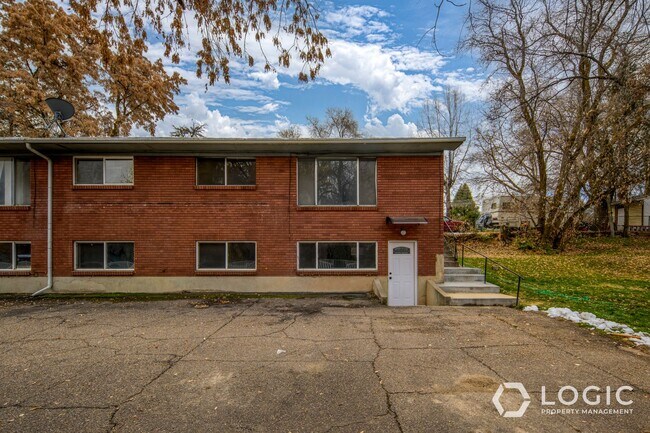 Primary Photo - 3151 Quincy Ave