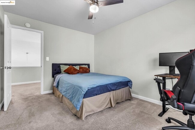 Building Photo - 2435 Pinehurst Ct