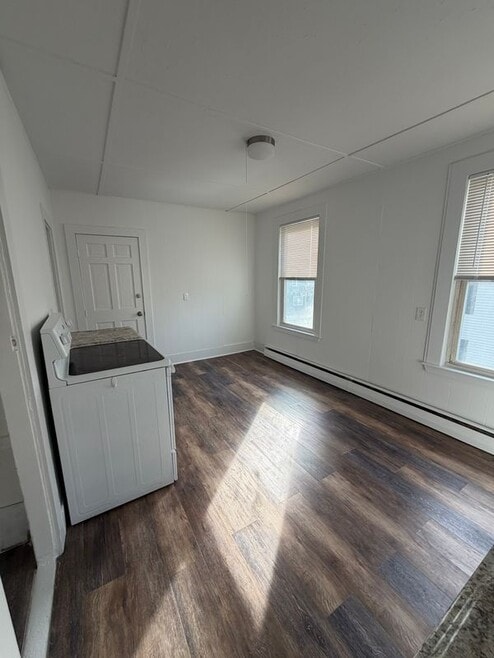 Building Photo - 45 Elliott St