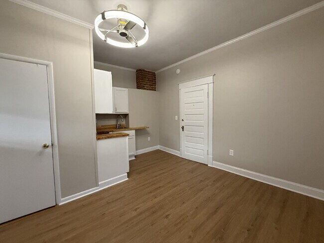 Building Photo - 1417 Watts St