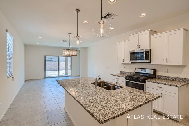 Building Photo - BEAUTIFUL  NEW 3 BEDROOM MARANA HOME