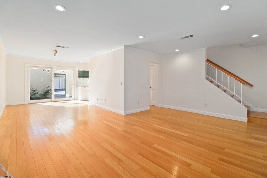 Building Photo - 2770 Caminito Eldorado