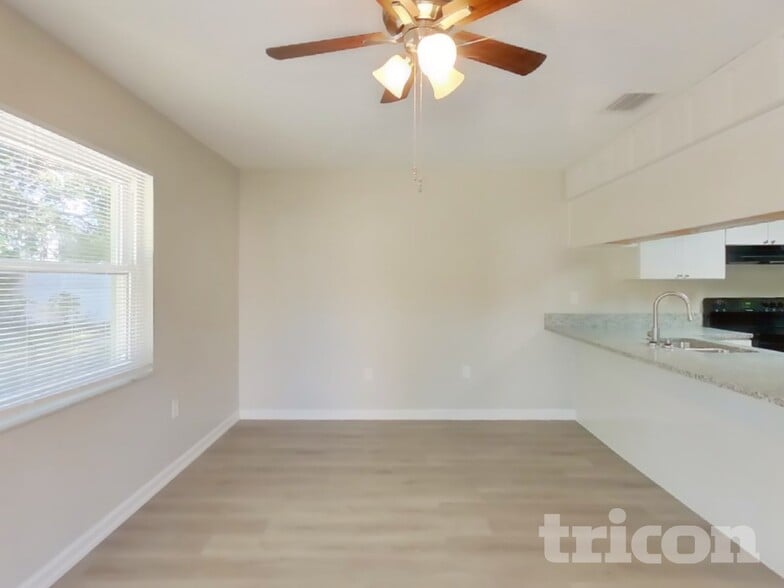 Building Photo - 330 Malcolm Ave