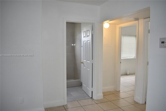 Building Photo - 1002 Palm Beach Lakes Blvd