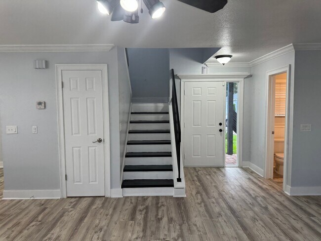 Building Photo - 1072 Crumpet Ct