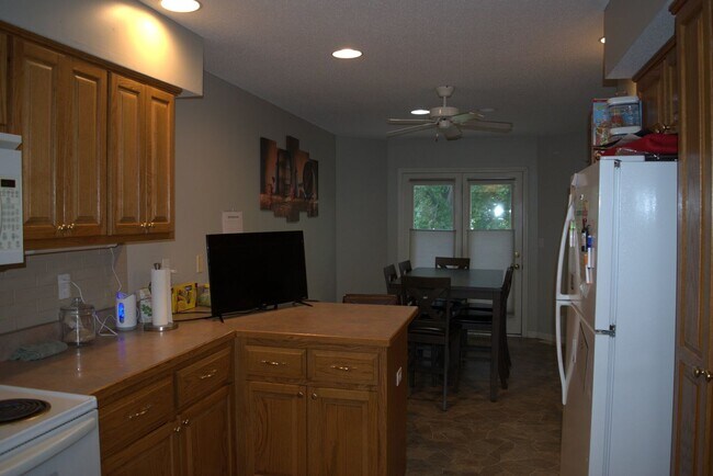 Building Photo - 309 Grampian Dr