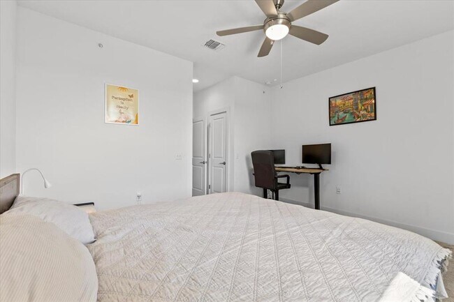 Building Photo - 2516 Simond Ave