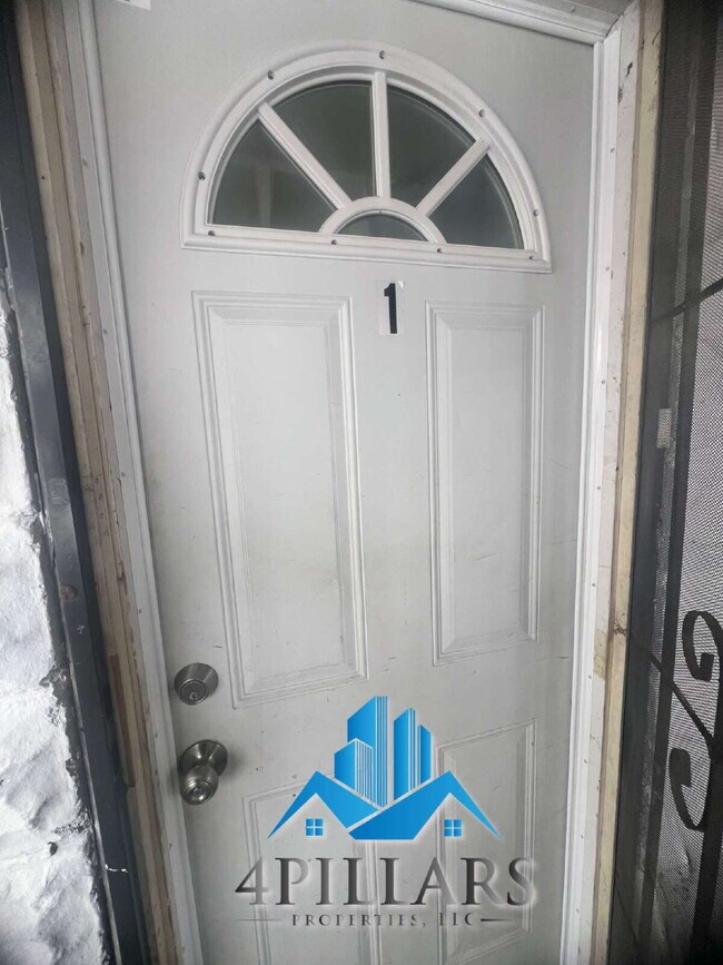 Building Photo - "Cozy 1-Bedroom Duplex Gem on Sohl Avenue - Plenty of Comfort!"