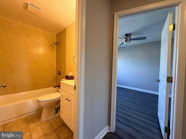 Building Photo - 2021 Kelmore Rd