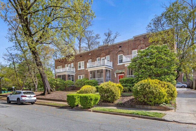 Building Photo - 800 Magnolia Ave