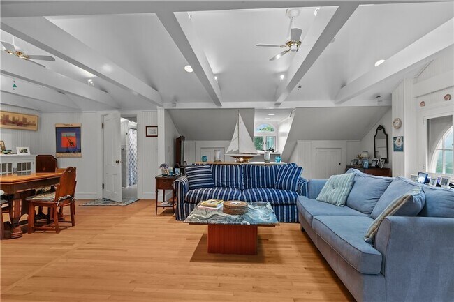 Building Photo - 718 Bellevue Ave