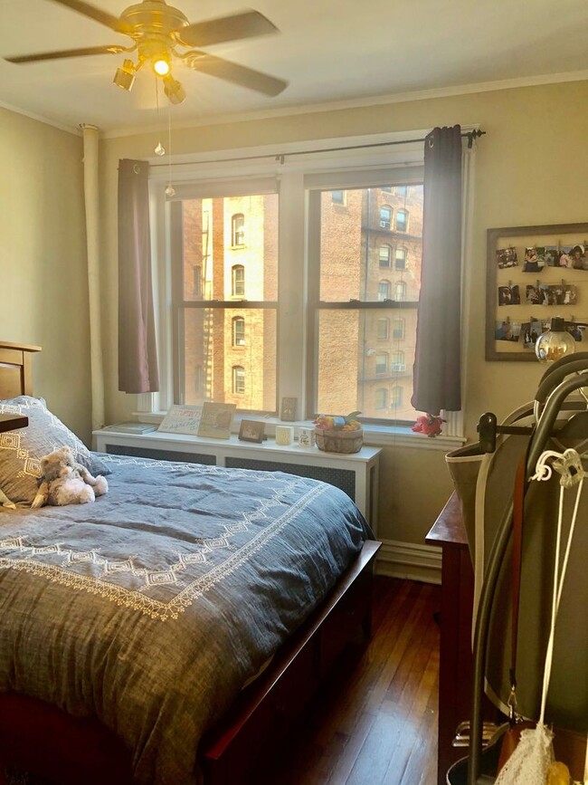 Building Photo - Beautifully updated 1 bed located next to ...