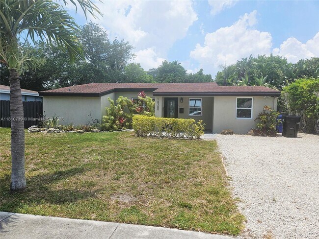 Primary Photo - 18380 NE 21st Pl
