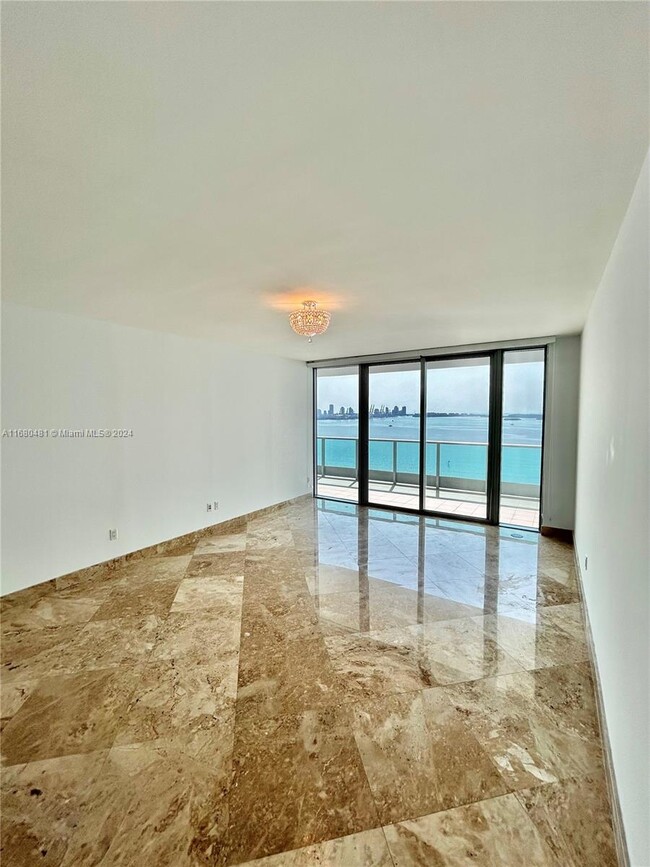 Building Photo - 1331 Brickell Bay Dr