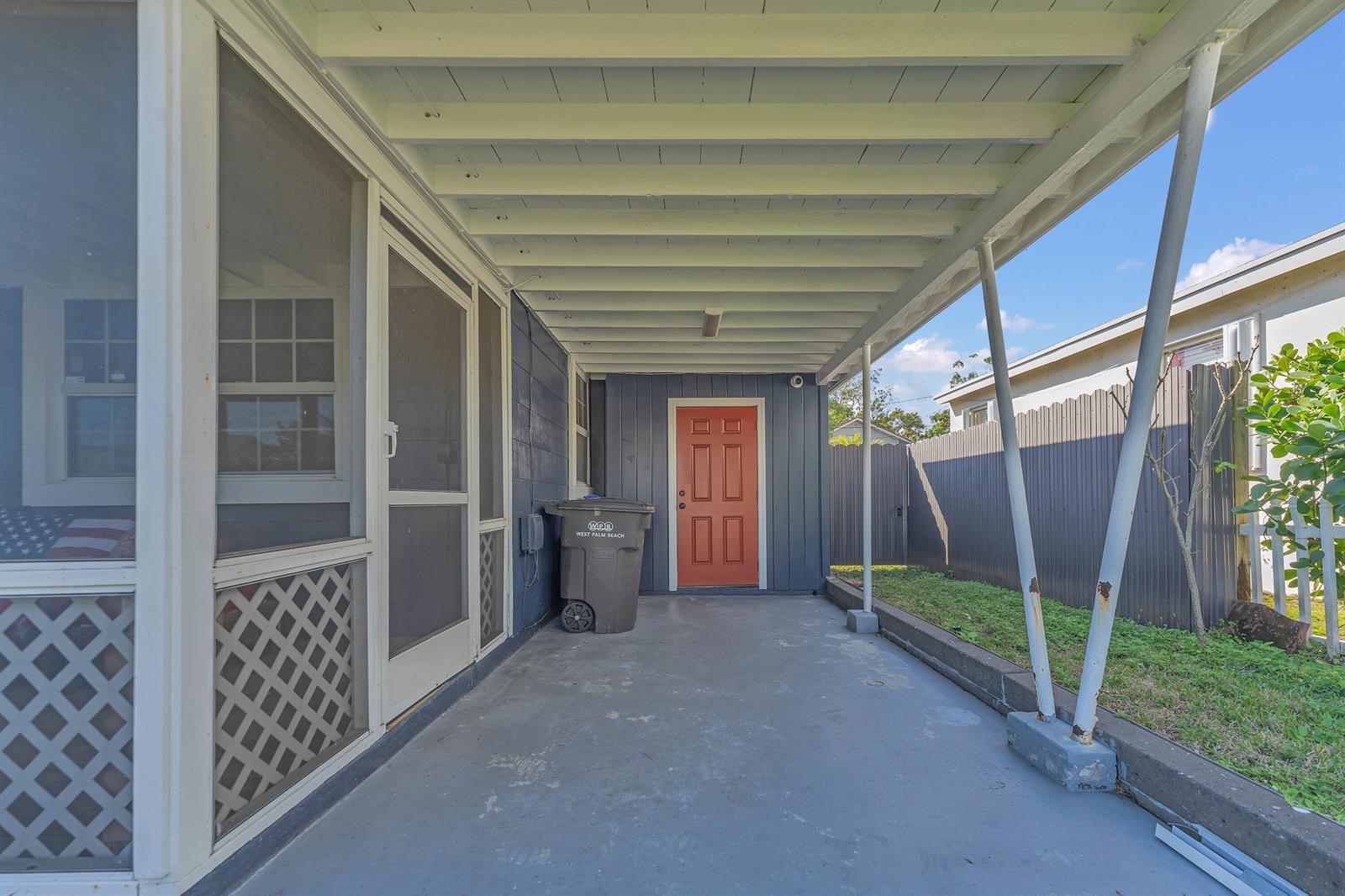 Building Photo - 818 Kaye St