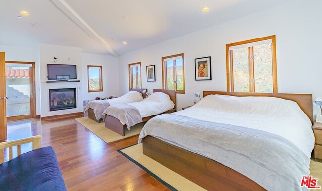 Building Photo - 29282 Circle Dr