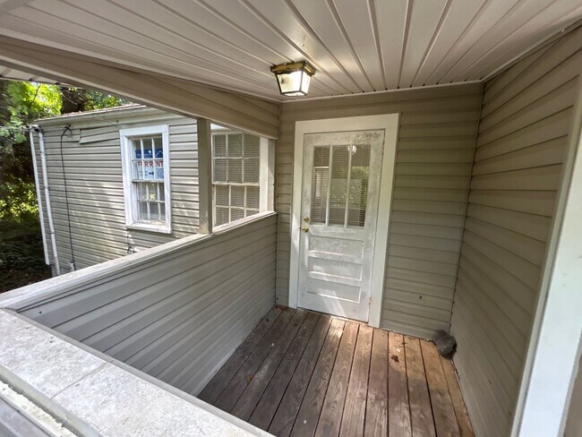 Building Photo - 1401 Kinderway &amp; 4300-4302 Wentworth -...