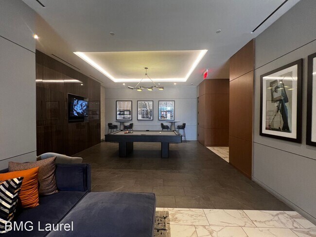 Building Photo - 1 br, 1 bath House - 1211 Van St SE (#302)