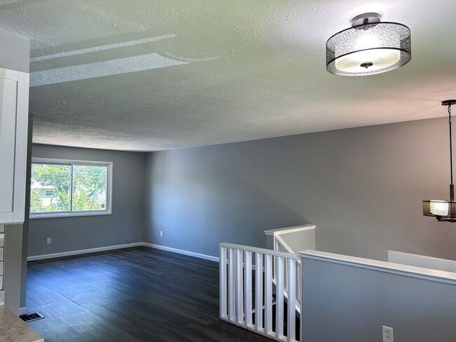 Building Photo - 1510 Omar Dr