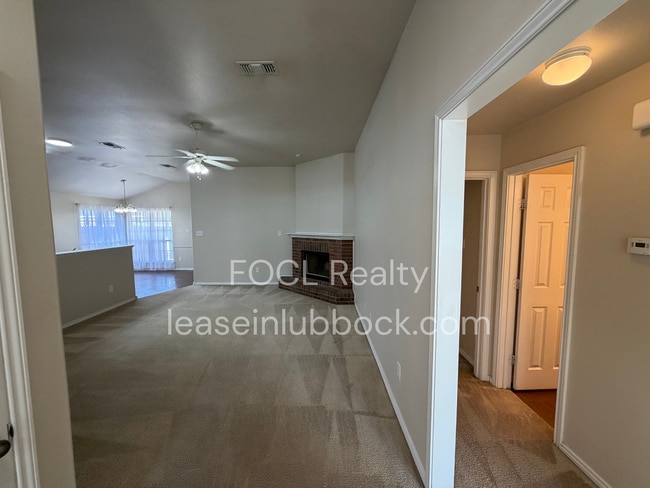 Building Photo - Bright and Welcoming 3/2/2